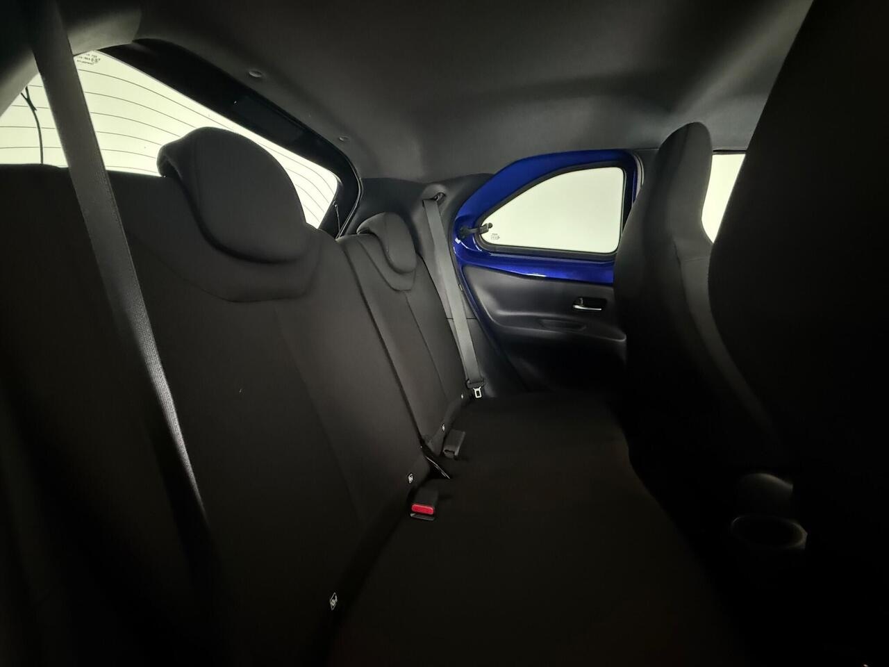 Toyota Aygo X thumbnail Seats Rear