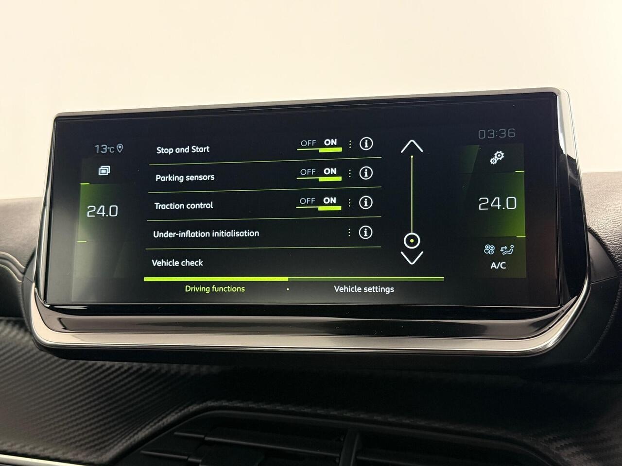 Peugeot 208 thumbnail Infotainment System