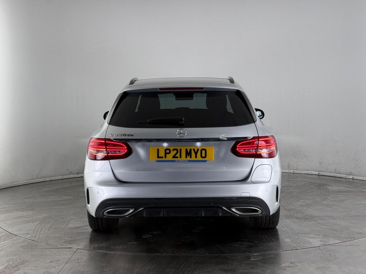 Mercedes-Benz C Class thumbnail Rear