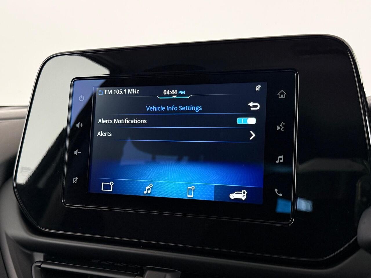 Suzuki S-Cross thumbnail Infotainment System