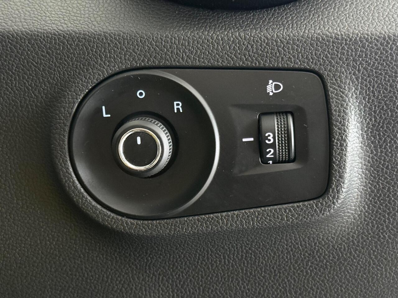 MG MG ZS thumbnail Misc Controls