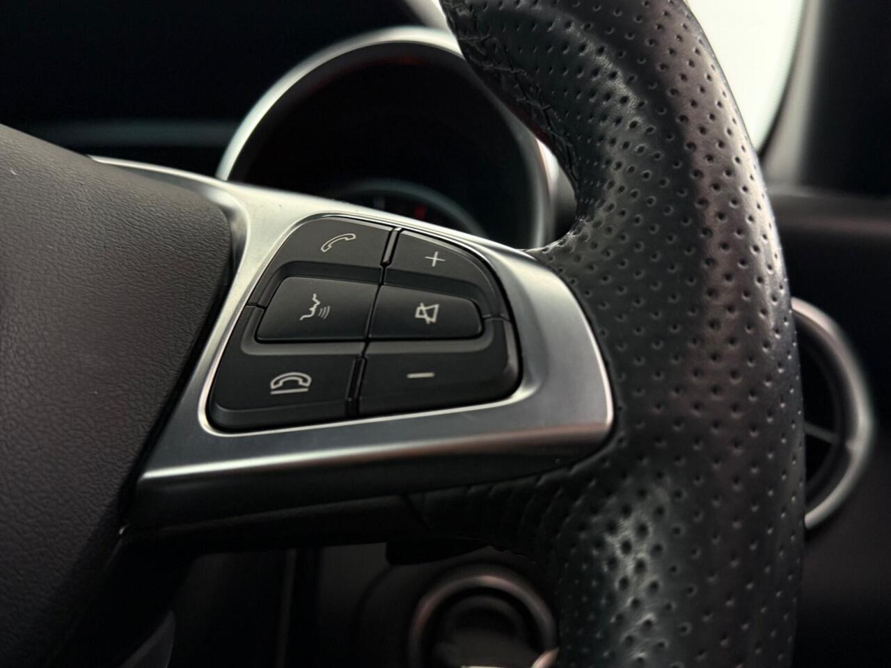 Mercedes-Benz SLC thumbnail Misc Controls