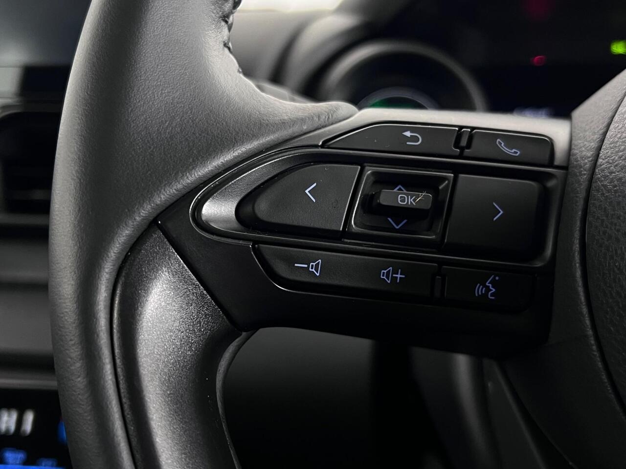 Toyota Yaris thumbnail Misc Controls