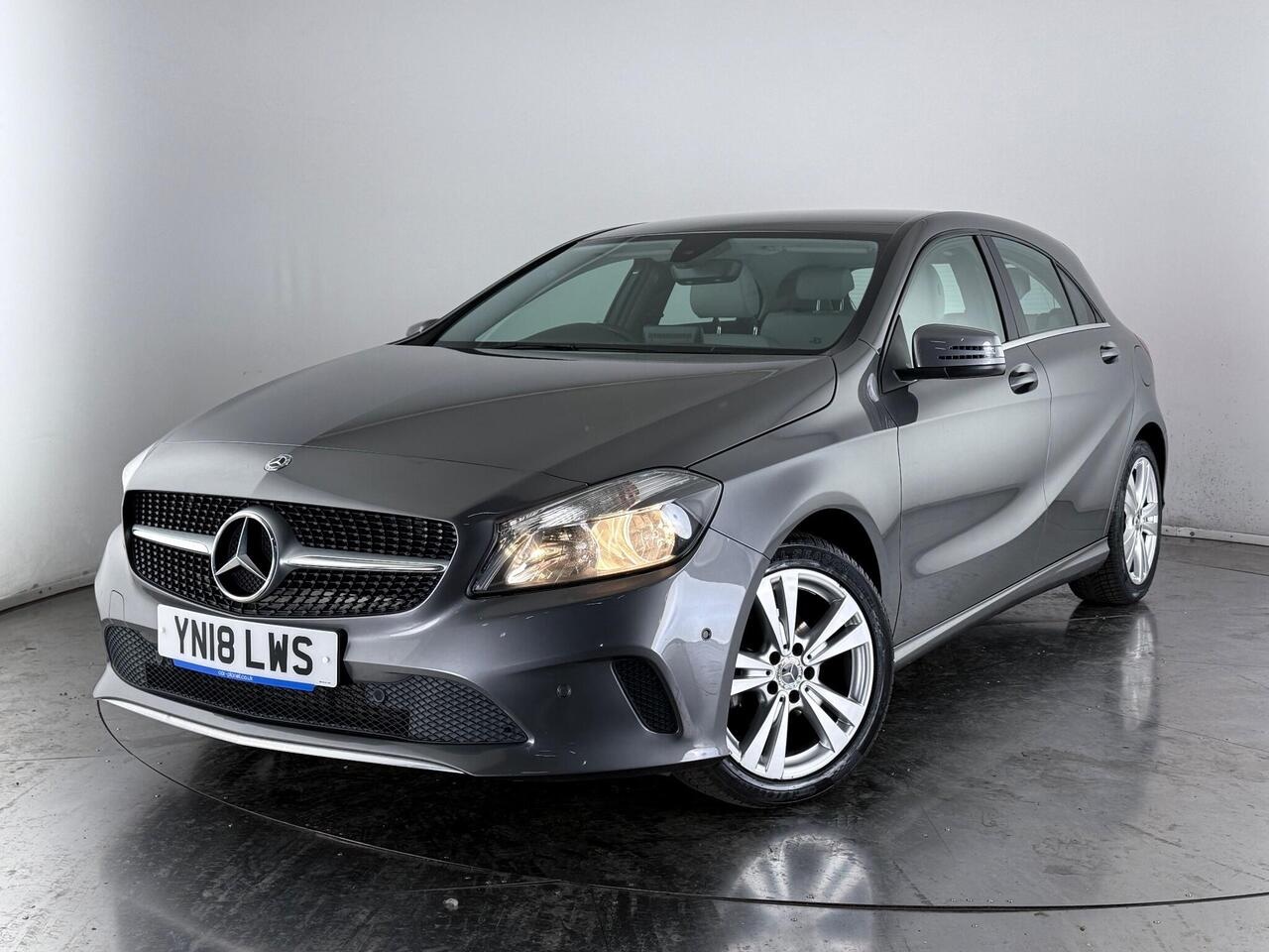 Mercedes-Benz A Class thumbnail Front Left