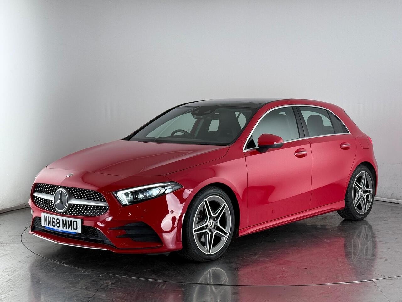 Mercedes-Benz A Class thumbnail Front Left