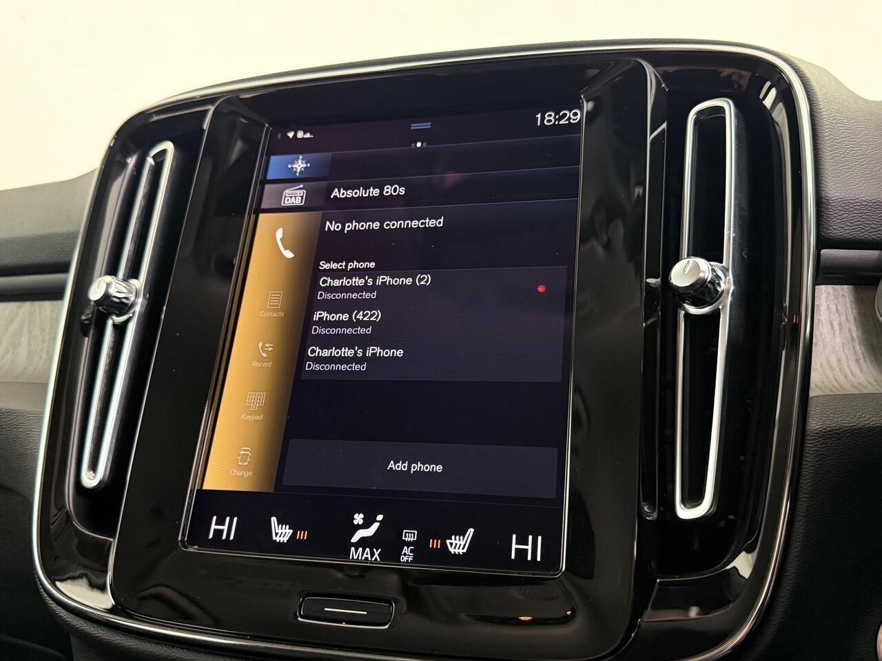 Volvo XC40 thumbnail Infotainment System