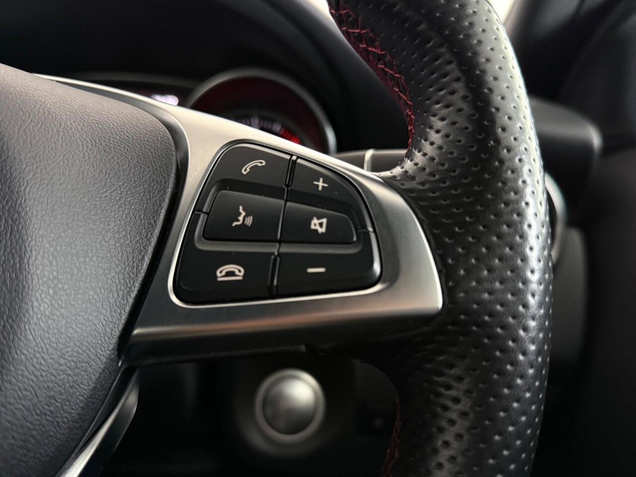 Mercedes-Benz GLA thumbnail Misc Controls