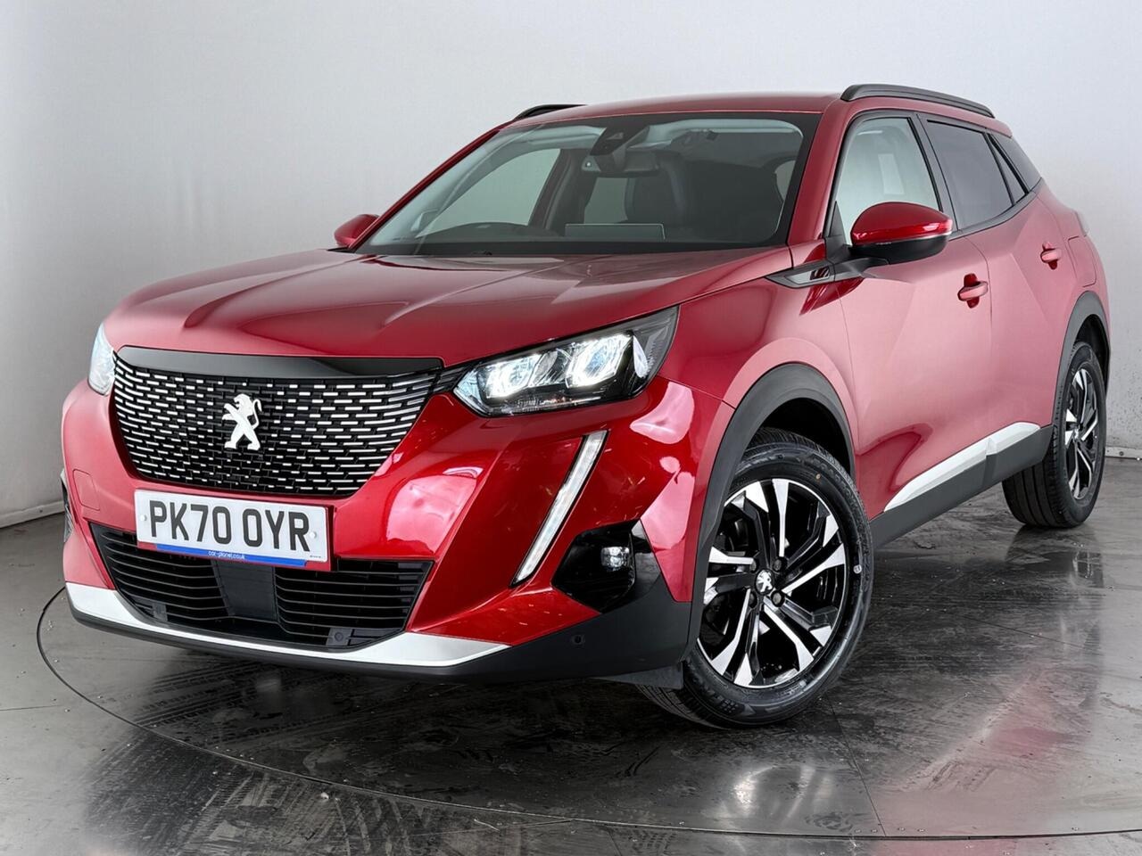 Peugeot 2008 thumbnail Front Left
