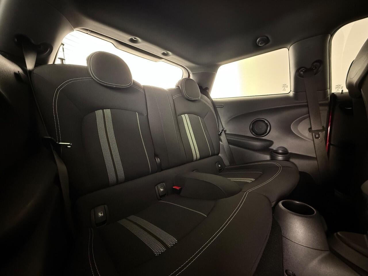 MINI Hatch thumbnail Seats Rear