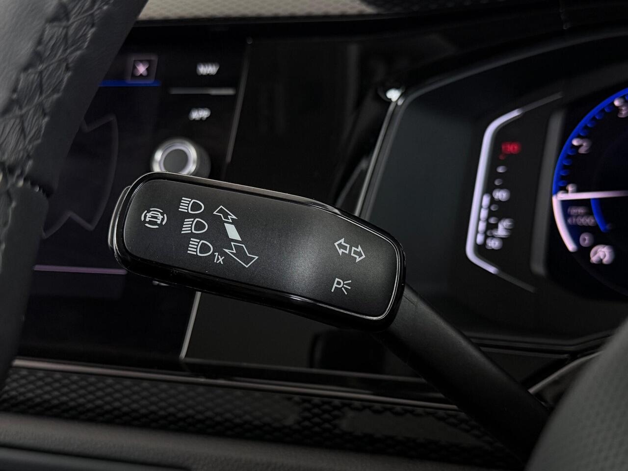 Volkswagen Polo thumbnail Misc Controls