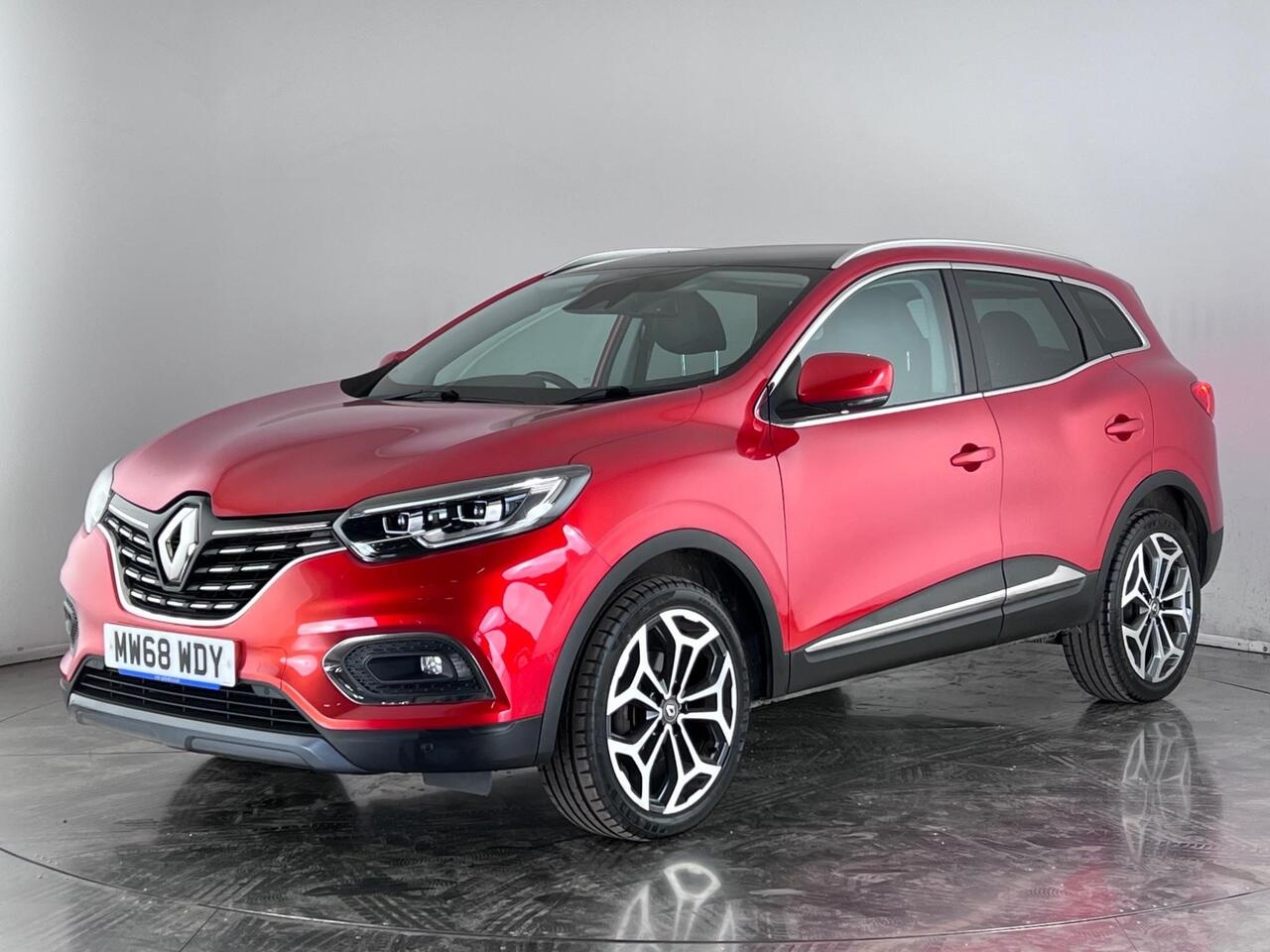 Renault Kadjar thumbnail Front Left