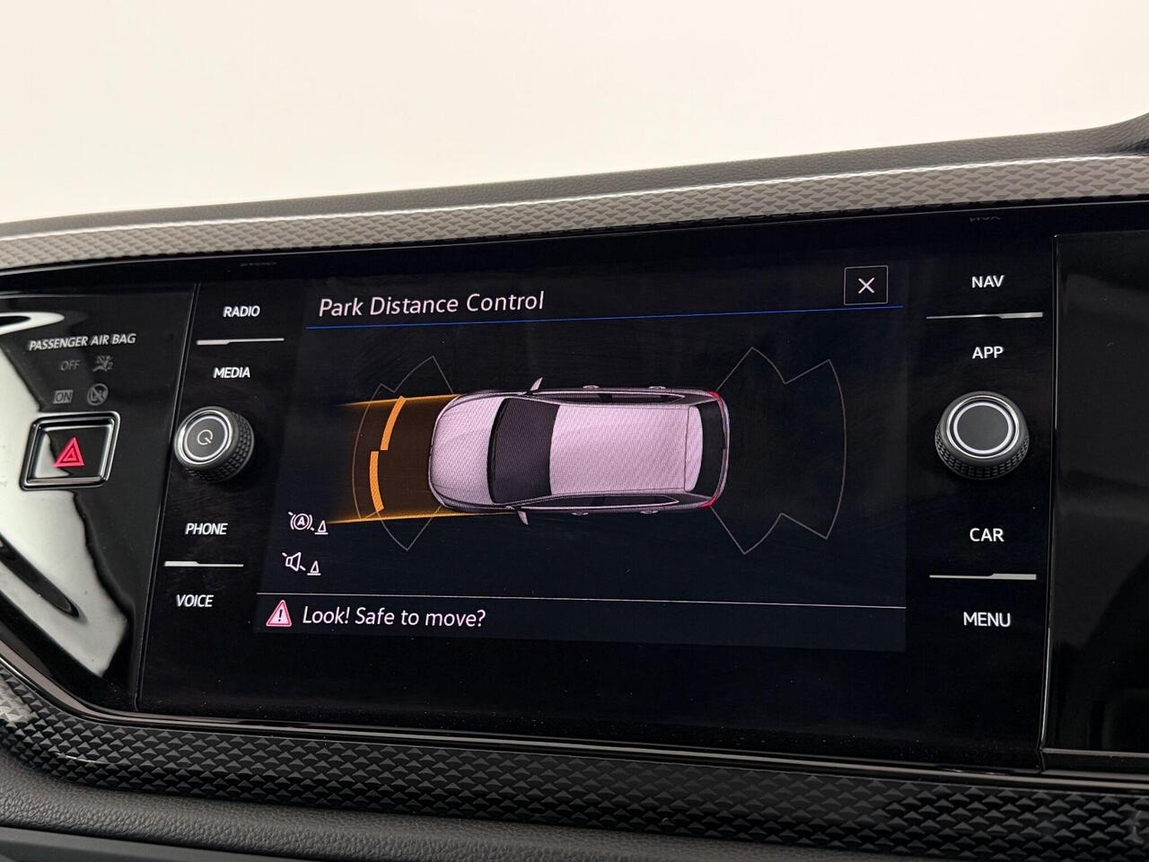 Volkswagen Polo thumbnail Infotainment System