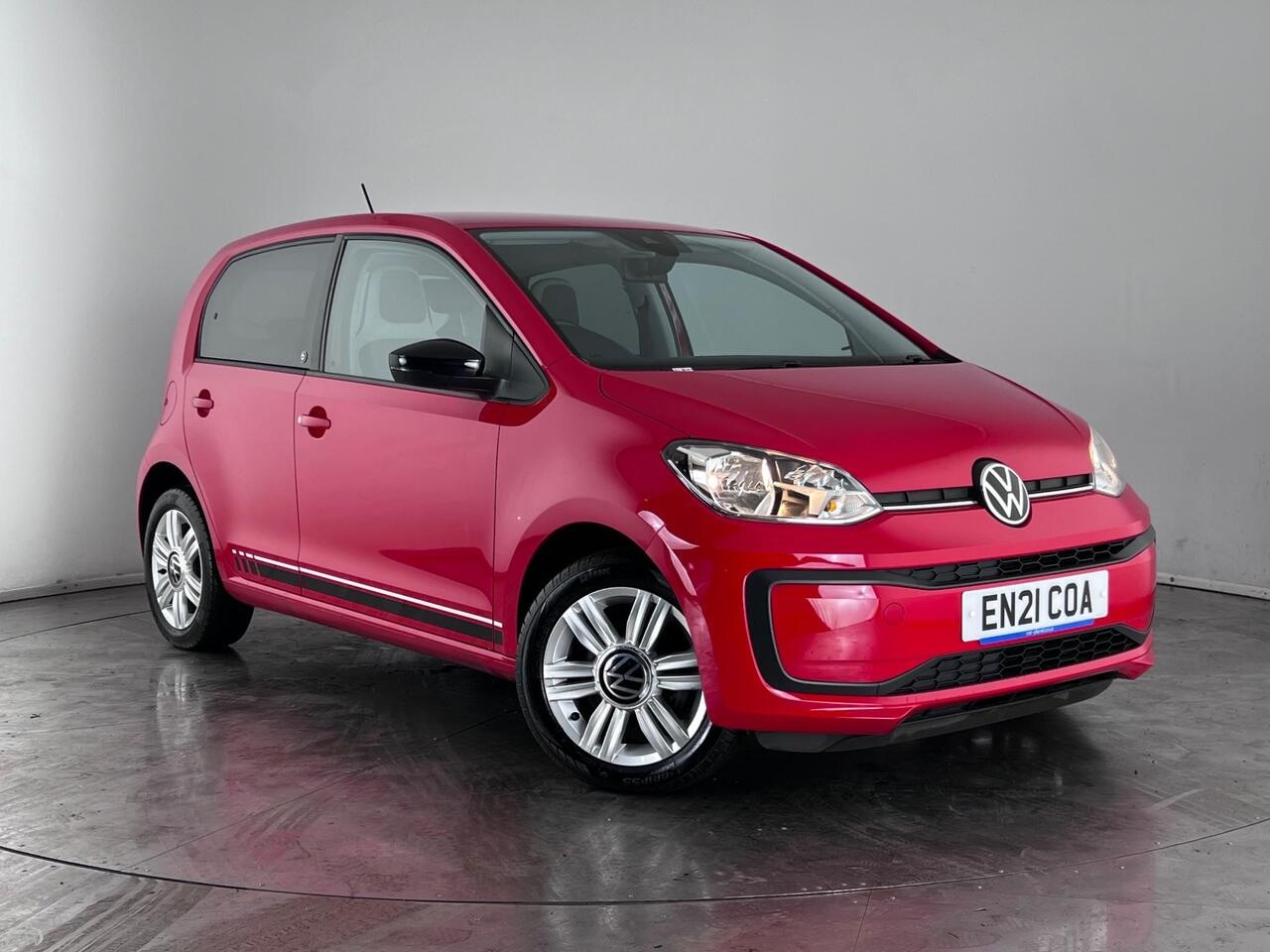 Volkswagen up! thumbnail Front Right
