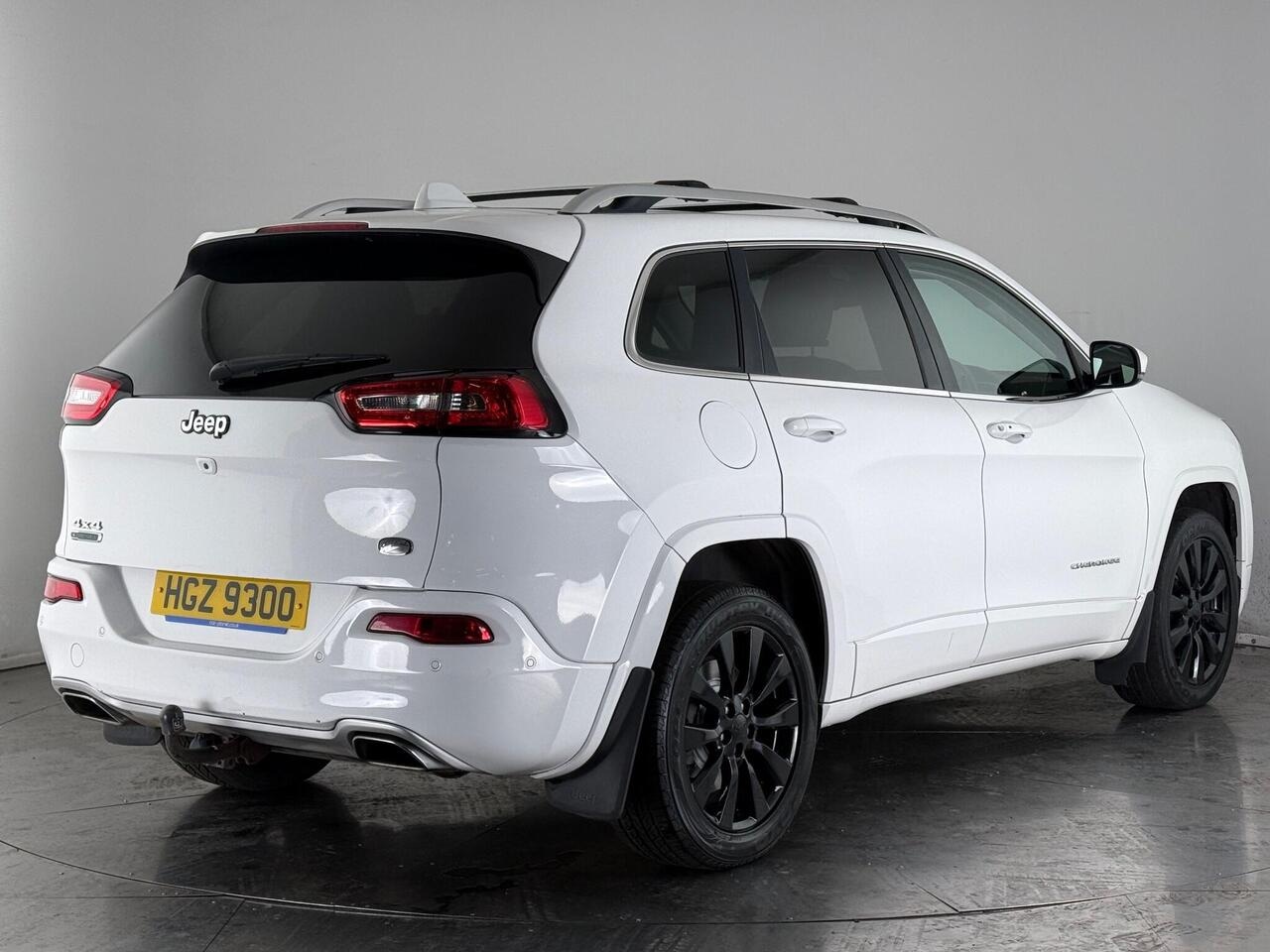 Jeep Cherokee thumbnail Rear Right
