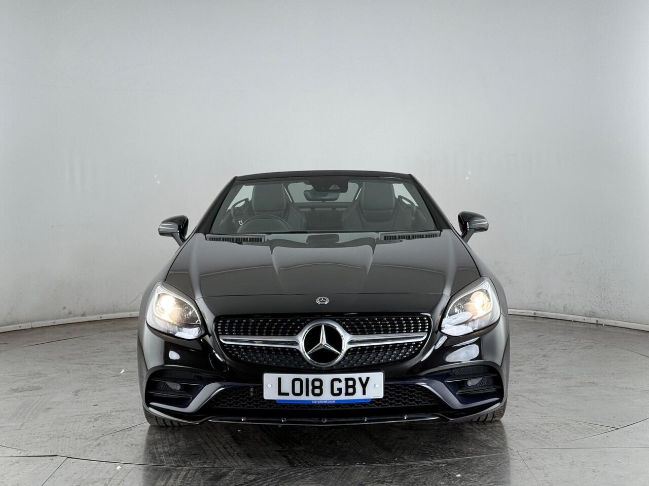 Mercedes-Benz SLC thumbnail Front