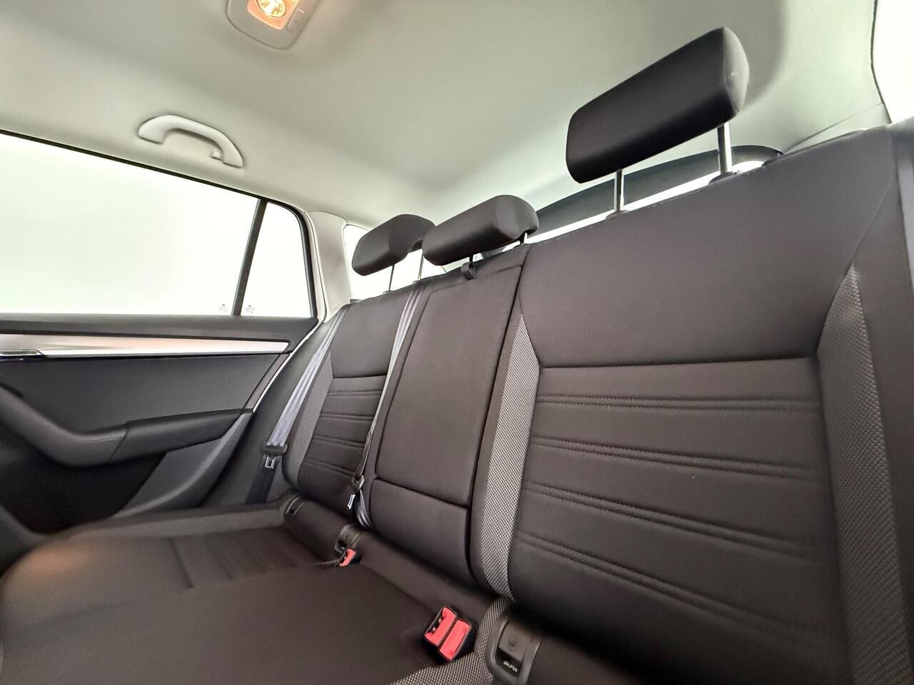 Skoda Octavia thumbnail Seats Rear