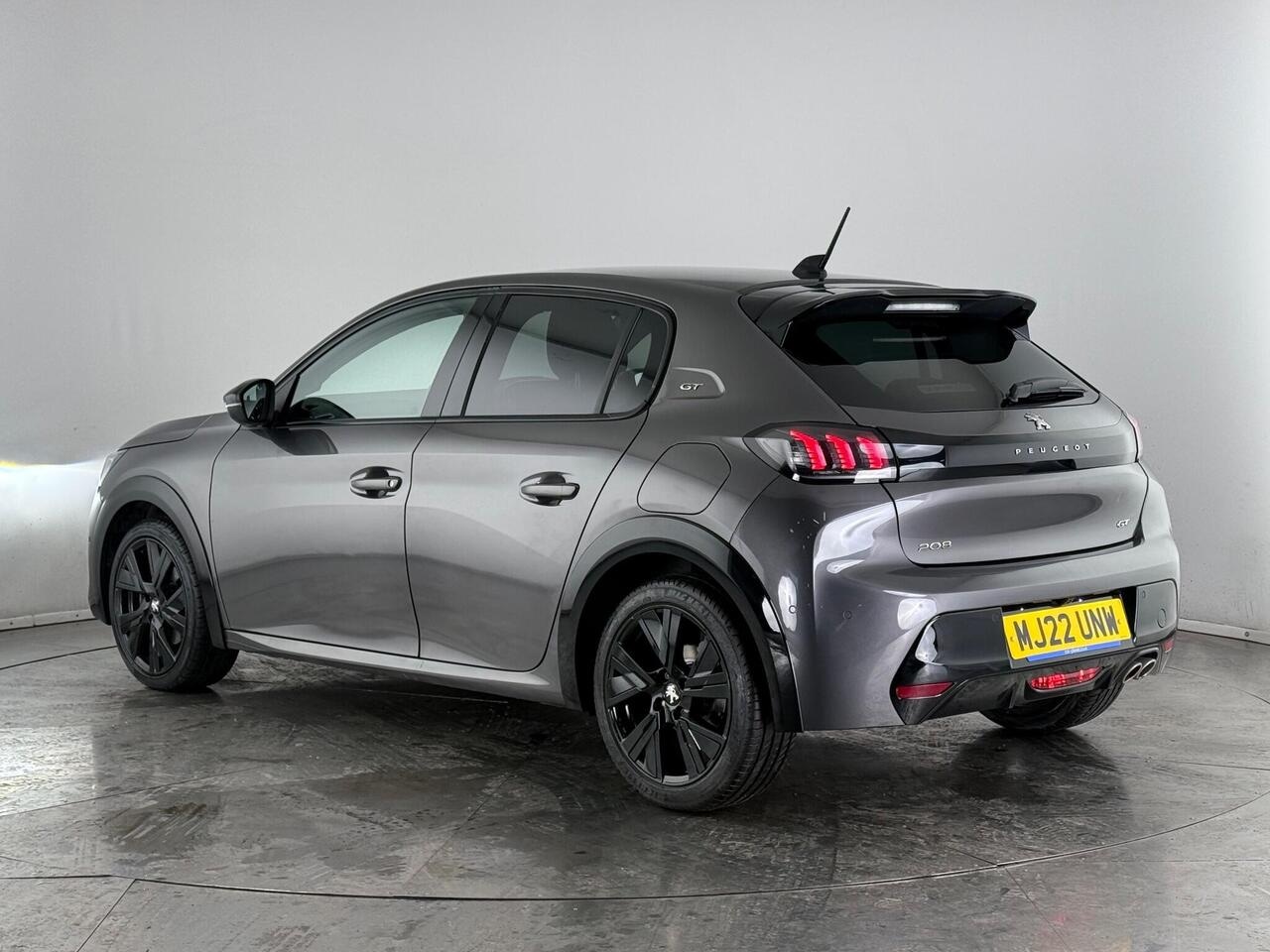 Peugeot 208 thumbnail Rear Left