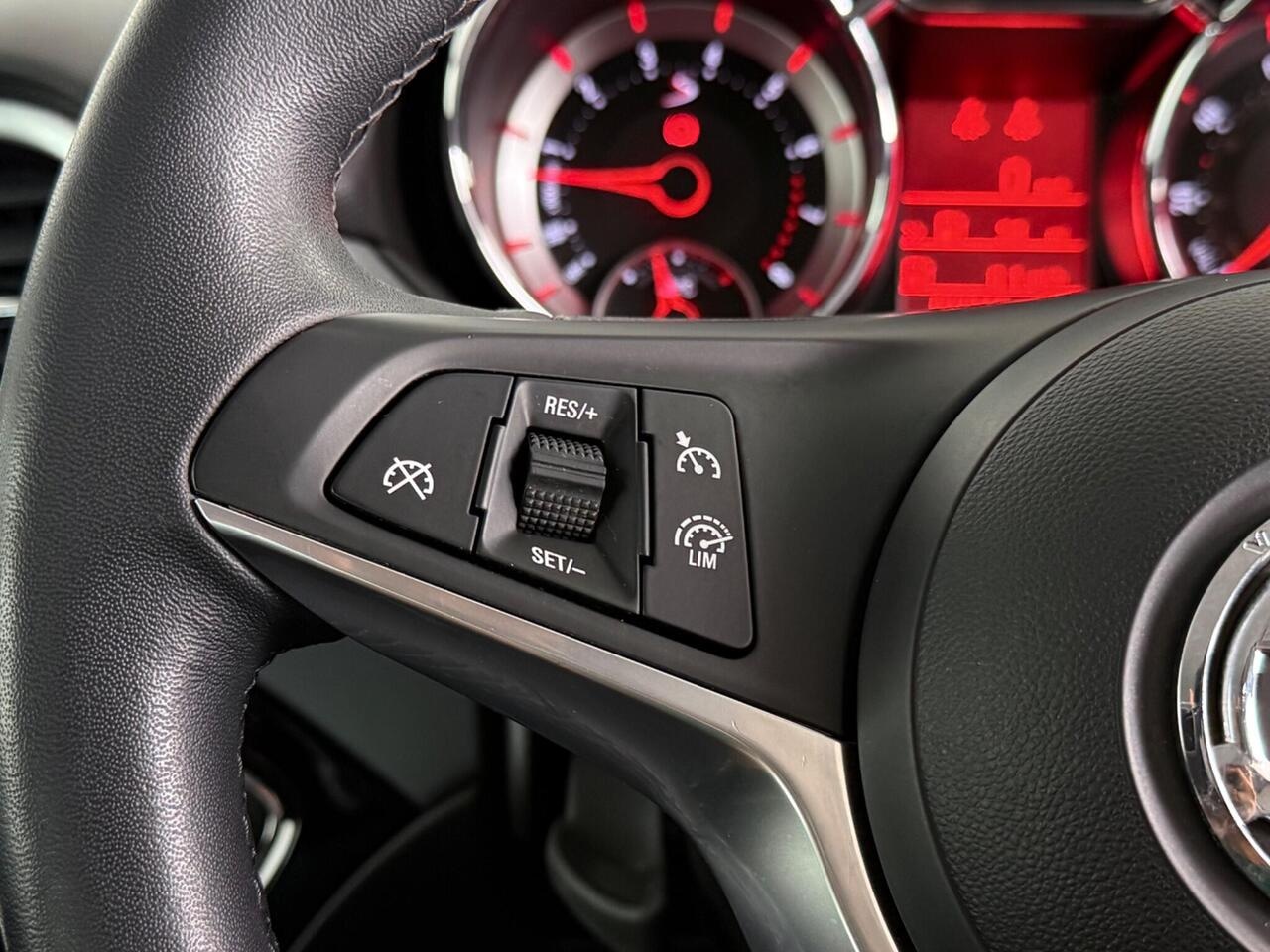 Vauxhall ADAM thumbnail Misc Controls