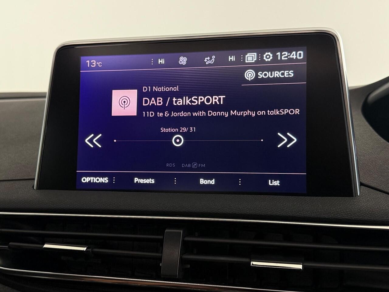 Peugeot 5008 thumbnail Infotainment System