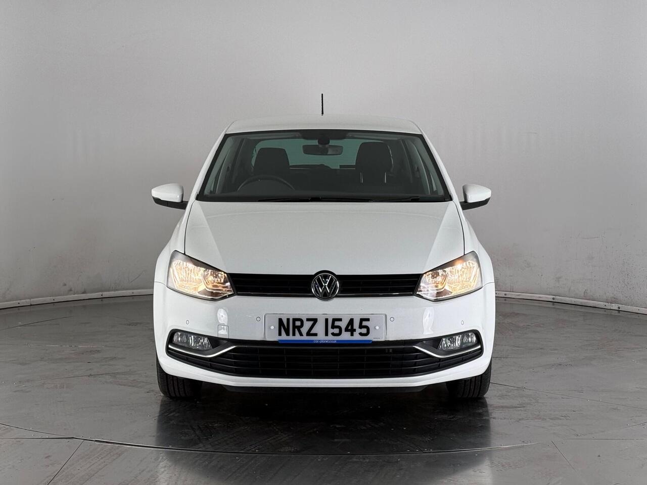 Volkswagen Polo thumbnail Front