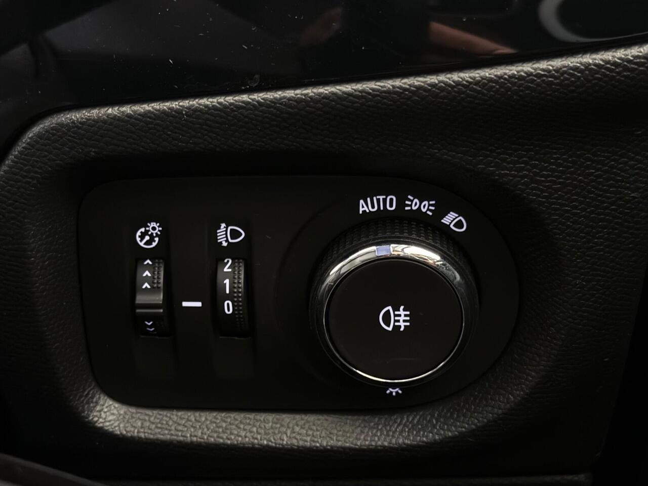 Vauxhall Corsa thumbnail Misc Controls