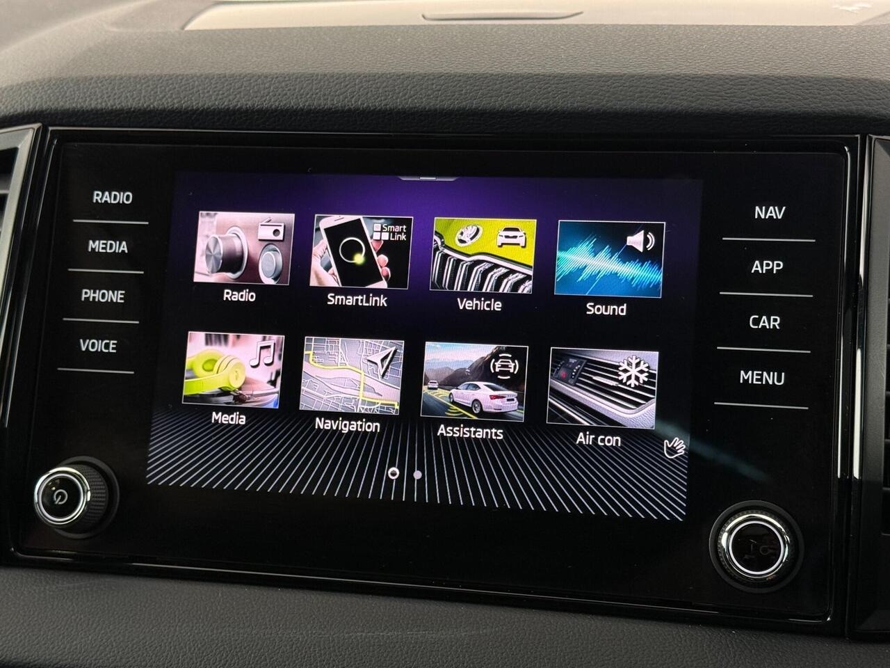 Skoda Karoq thumbnail Infotainment System