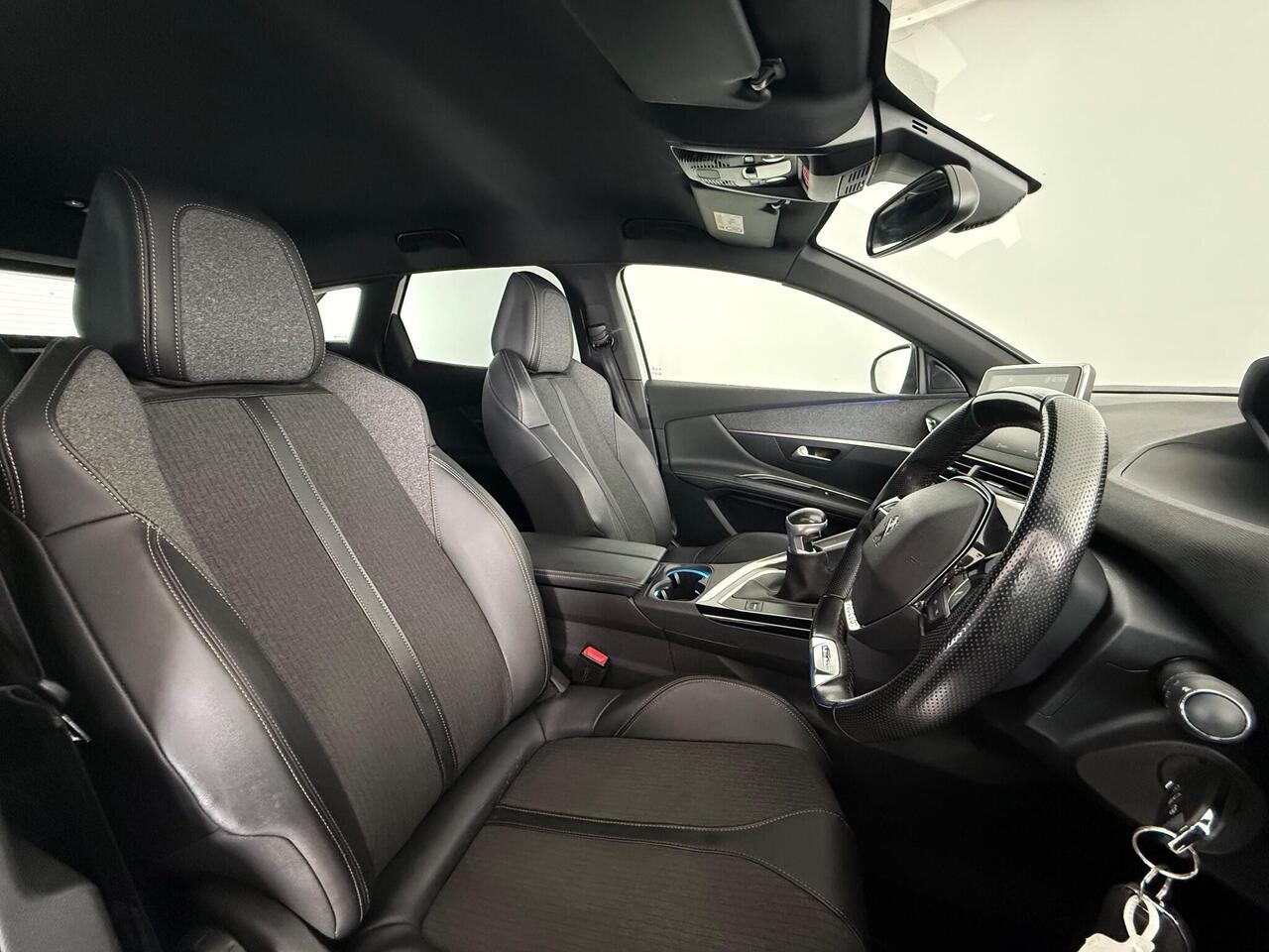 Peugeot 3008 thumbnail Seat Driver