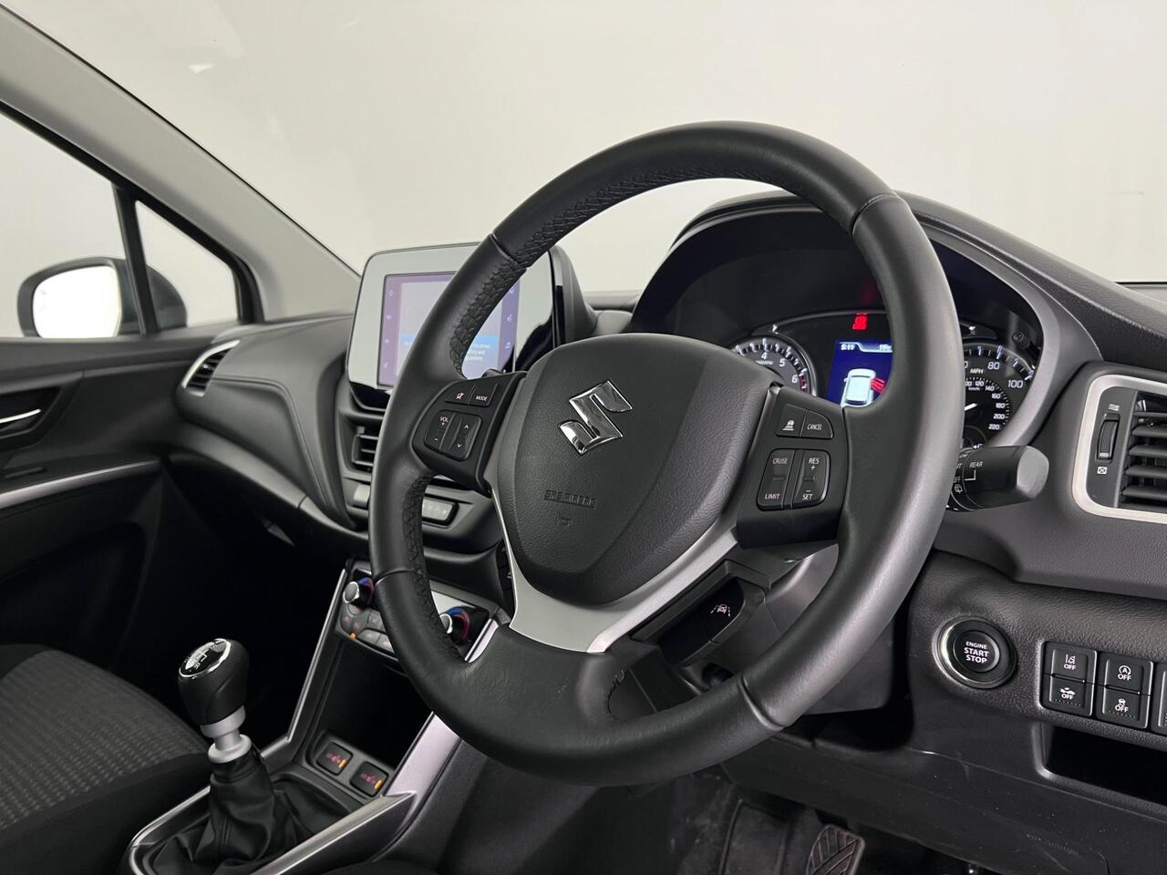 Suzuki S-Cross thumbnail Steering Wheel