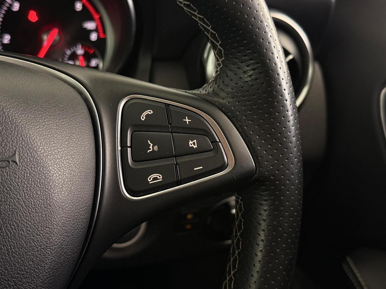 Mercedes-Benz GLA thumbnail Misc Controls