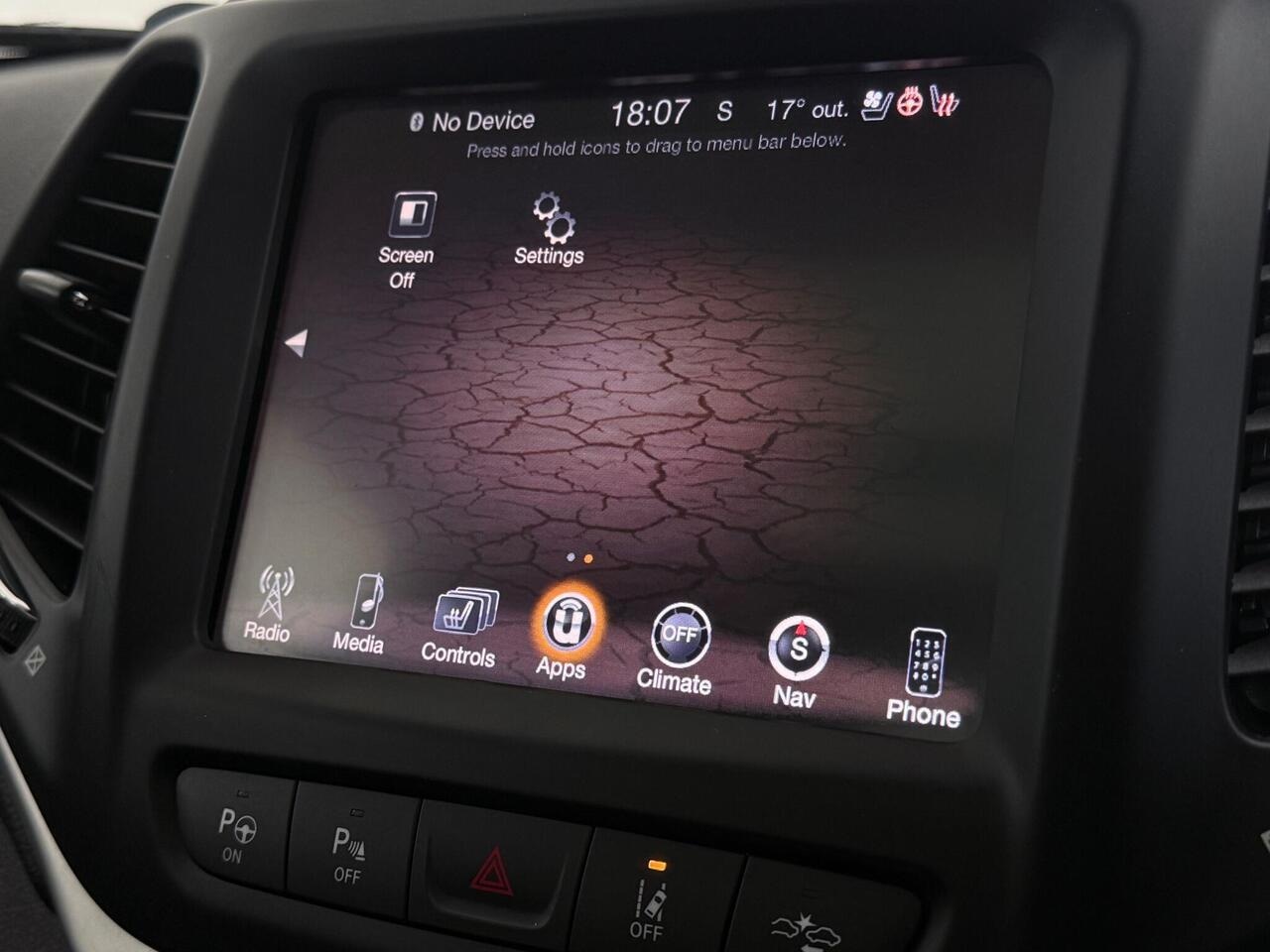 Jeep Cherokee thumbnail Infotainment System
