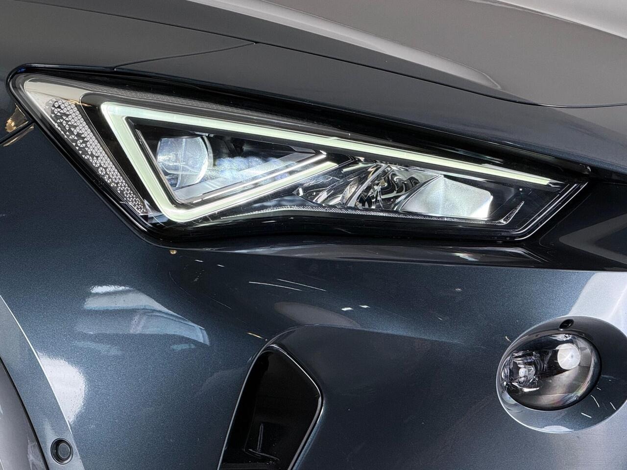 CUPRA Formentor thumbnail Lights Front