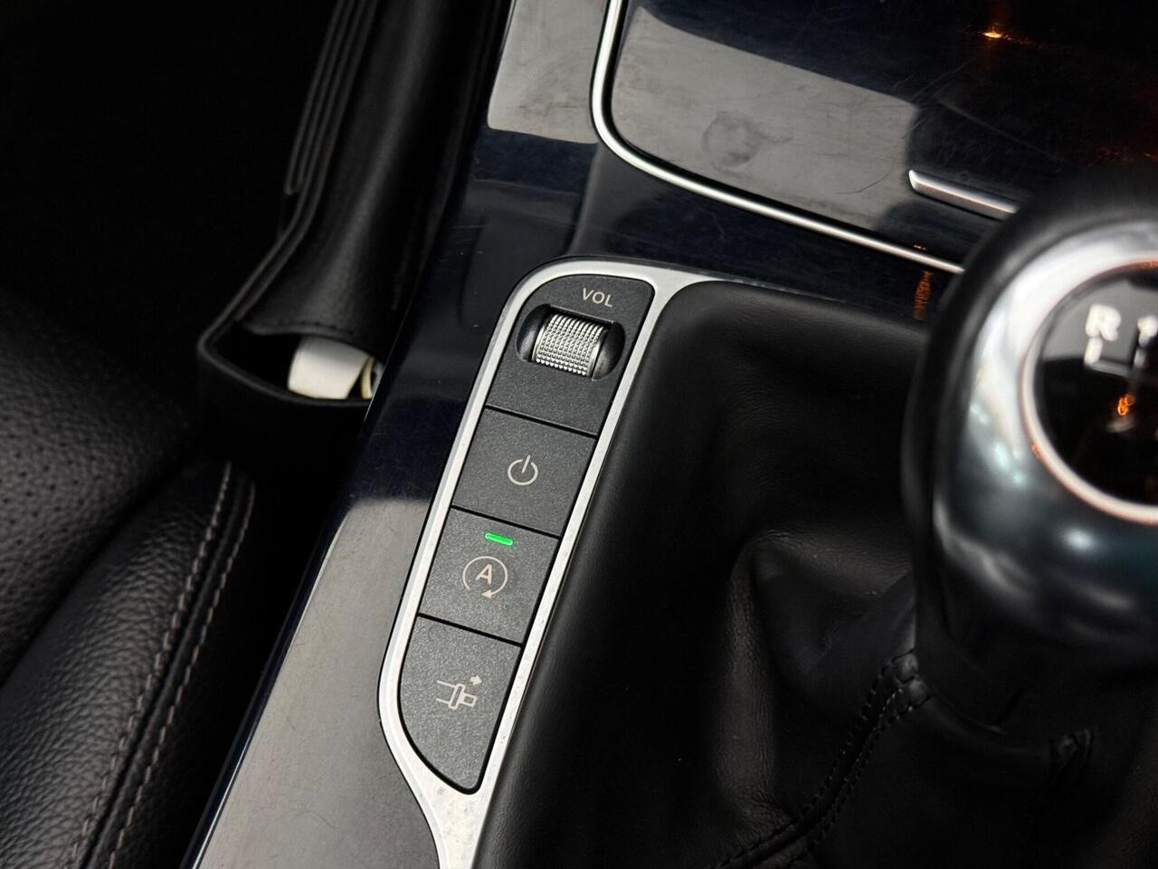 Mercedes-Benz C Class thumbnail Misc Controls