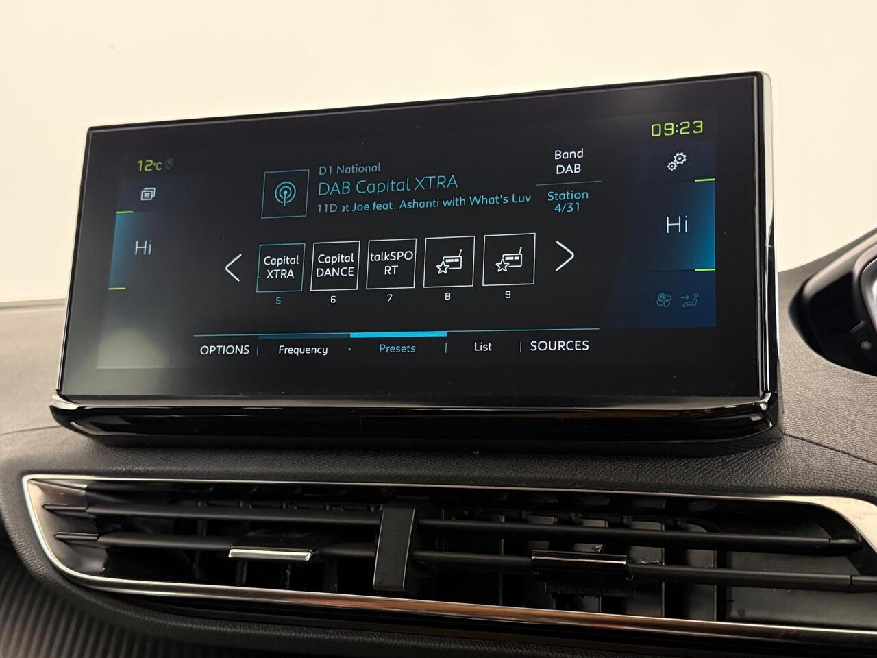 Peugeot 3008 thumbnail Infotainment System