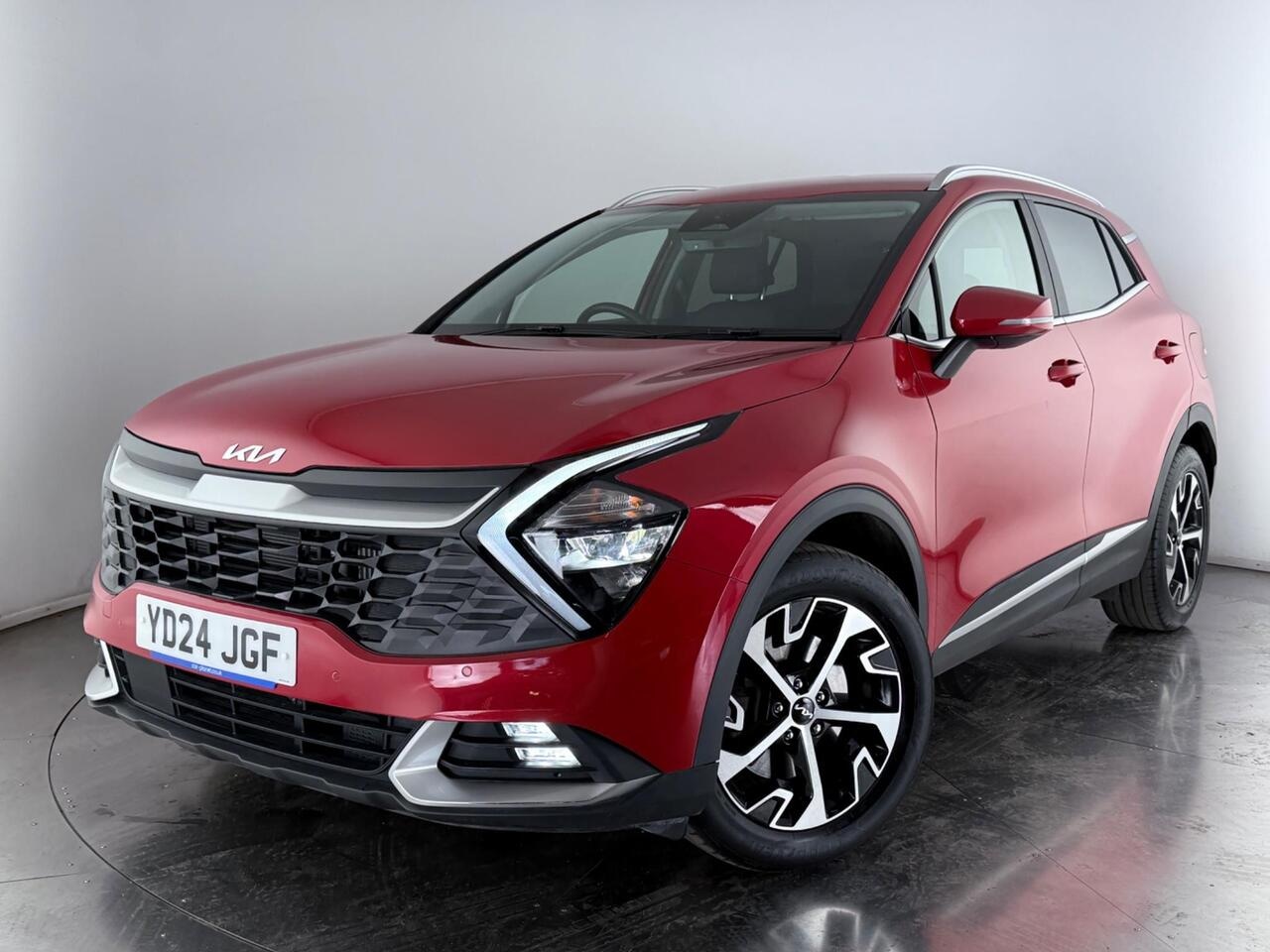 Kia Sportage thumbnail Front Left