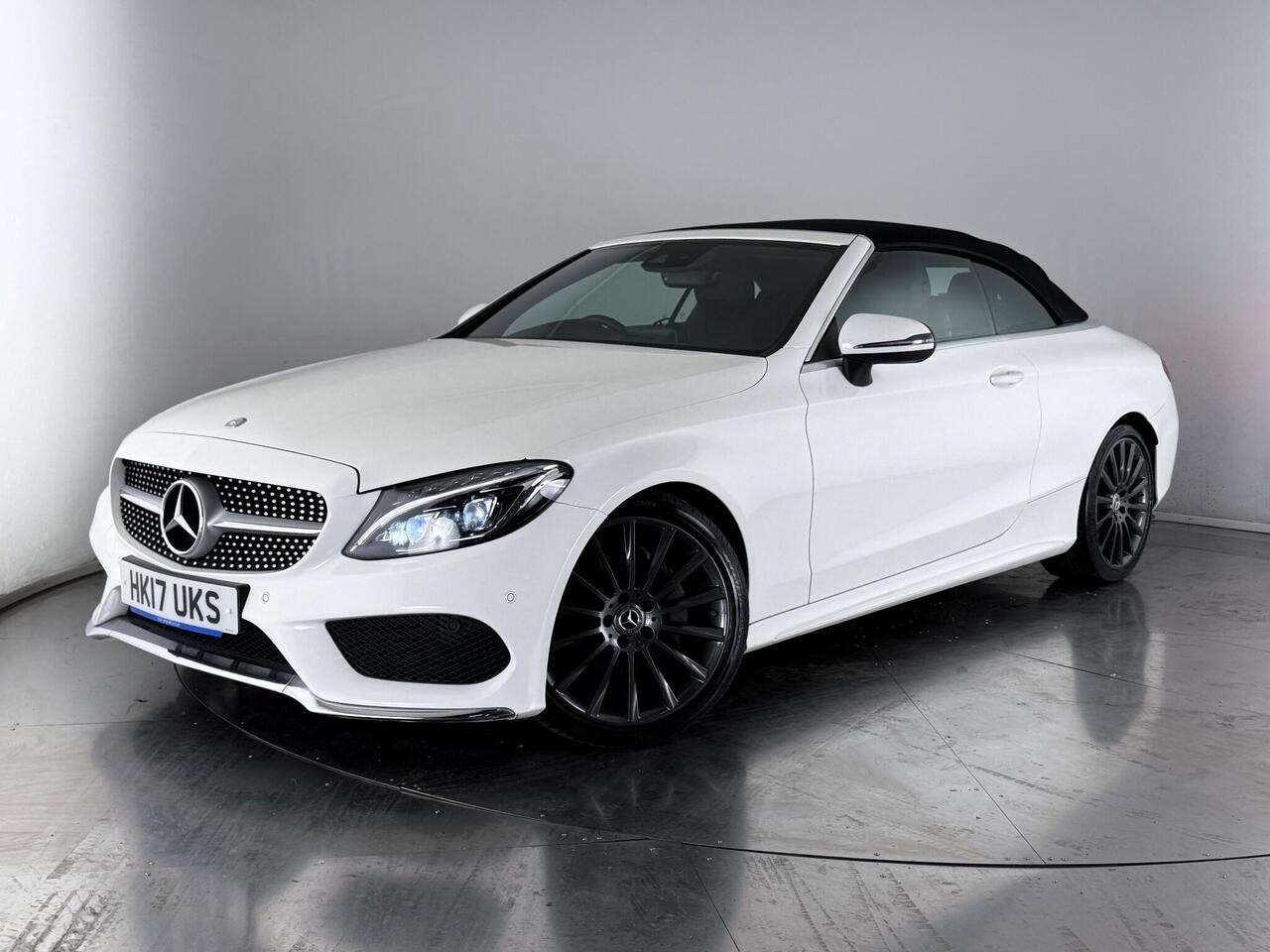 Mercedes-Benz C Class thumbnail Front Left