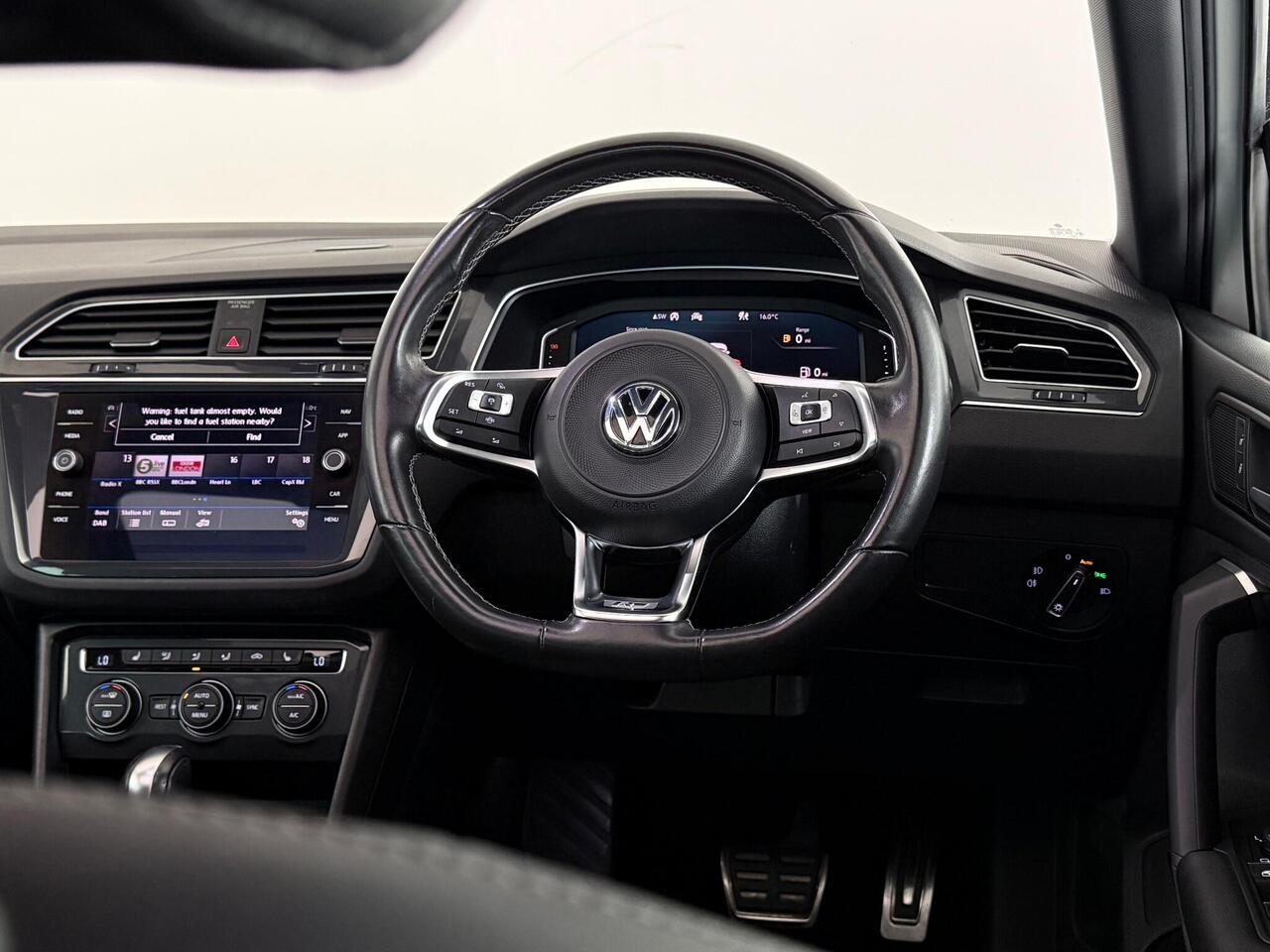Volkswagen Tiguan thumbnail Steering Wheel
