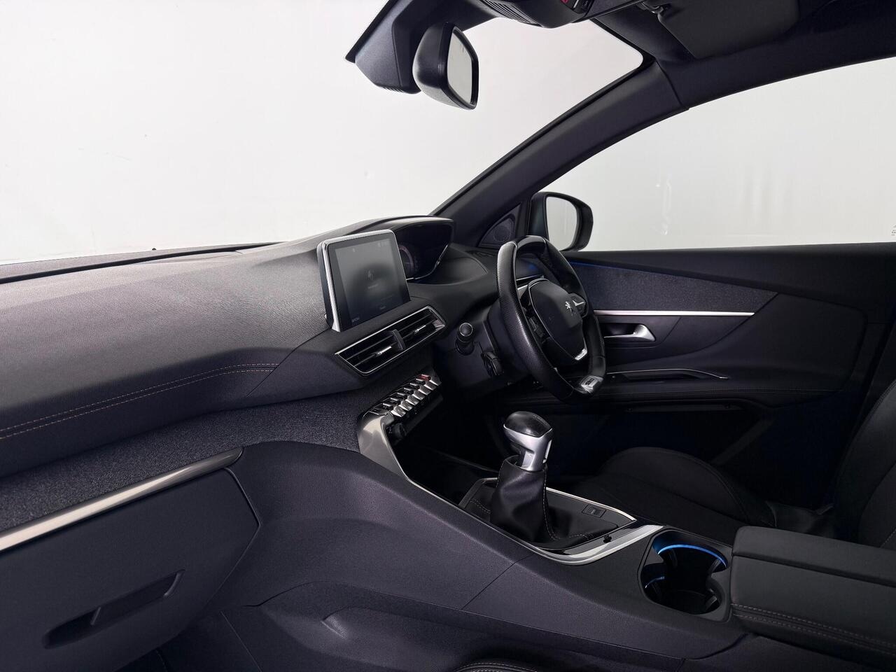Peugeot 3008 thumbnail Interior Front