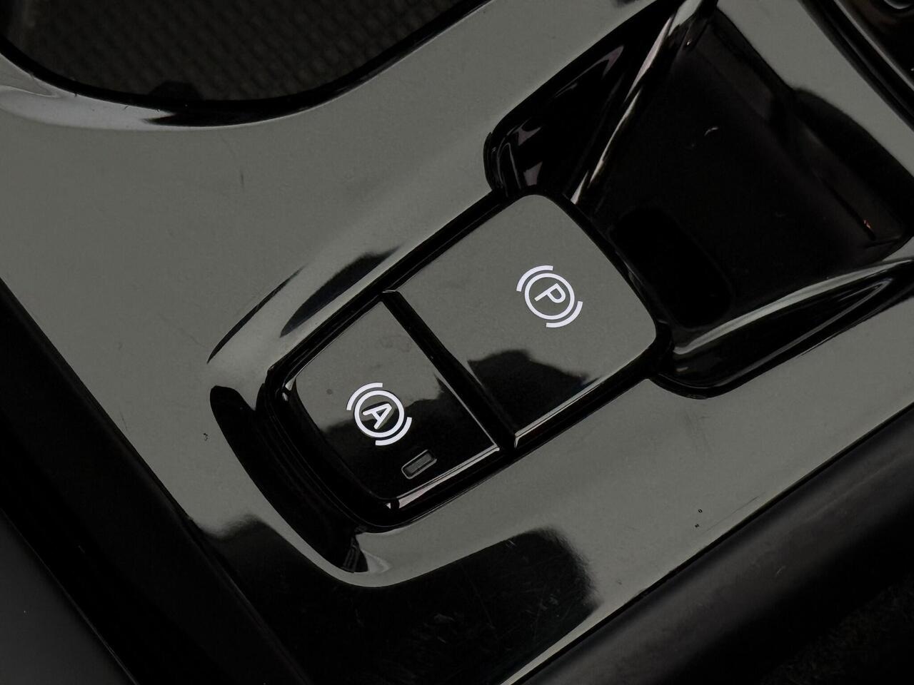 Volvo XC40 thumbnail Misc Controls