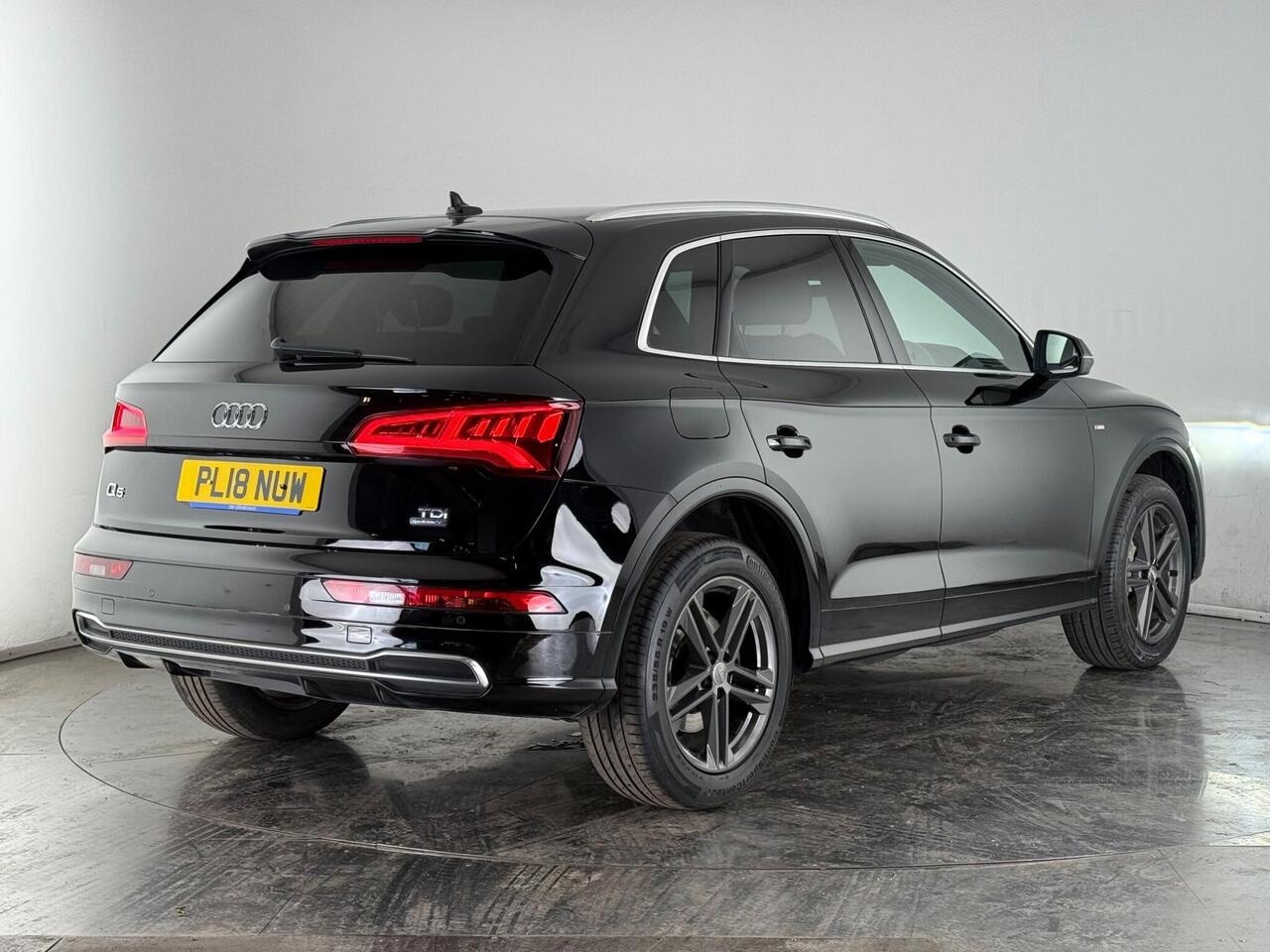 Audi Q5 thumbnail Rear Right