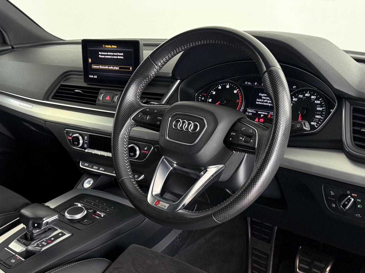 Audi Q5 thumbnail Steering Wheel