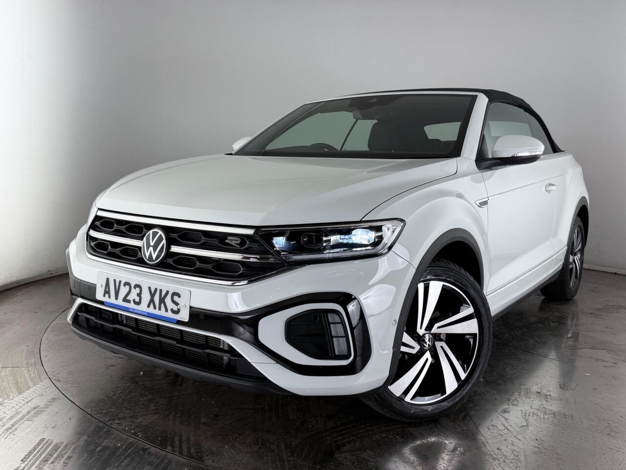 Volkswagen T-Roc thumbnail Front Left