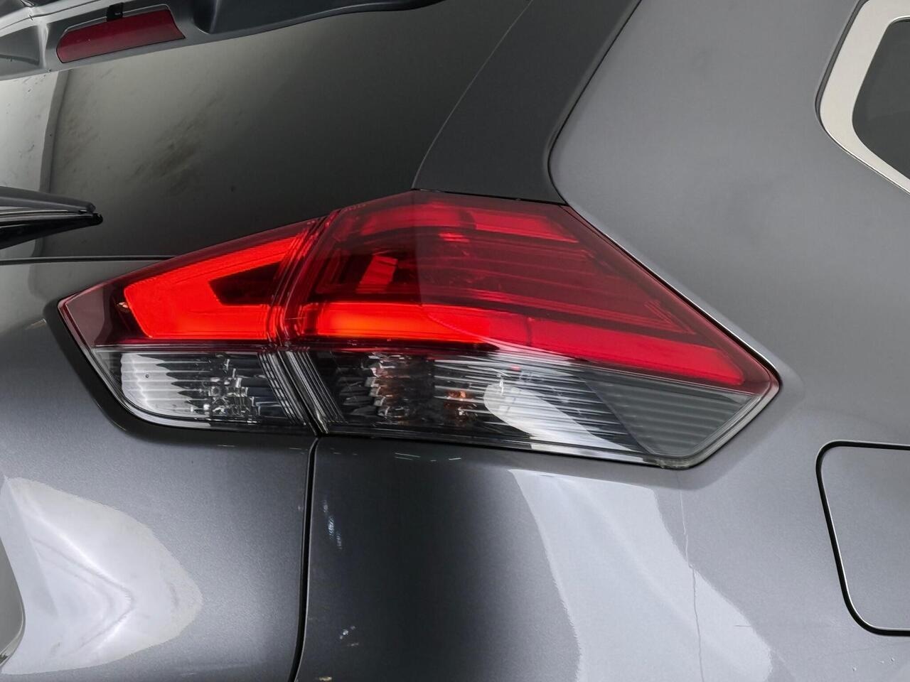 Nissan X-Trail thumbnail Lights Rear