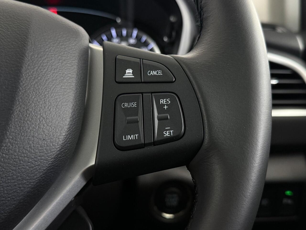 Suzuki S-Cross thumbnail Misc Controls