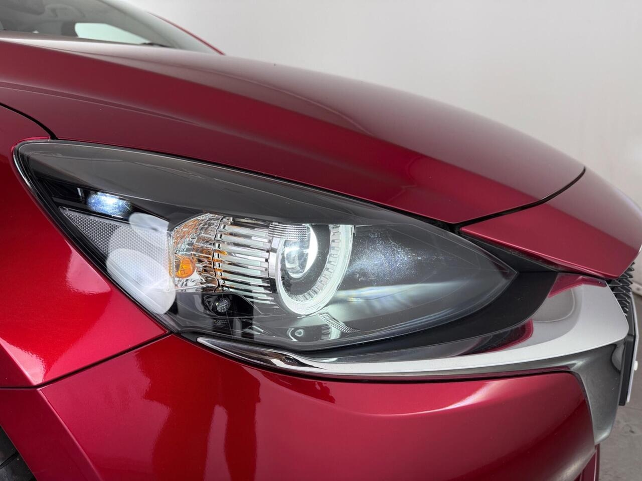 Mazda Mazda2 thumbnail Lights Front