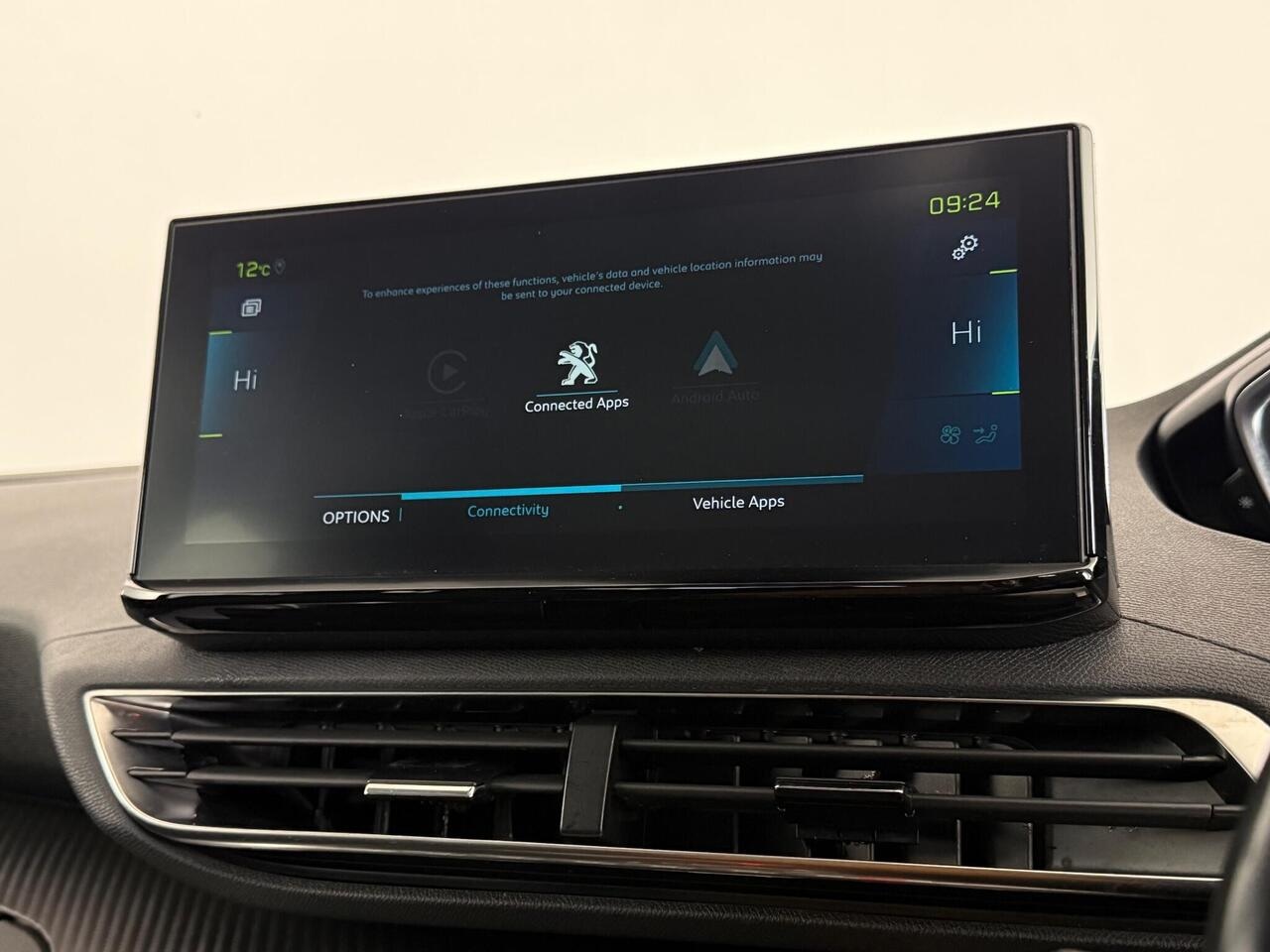 Peugeot 3008 thumbnail Infotainment System