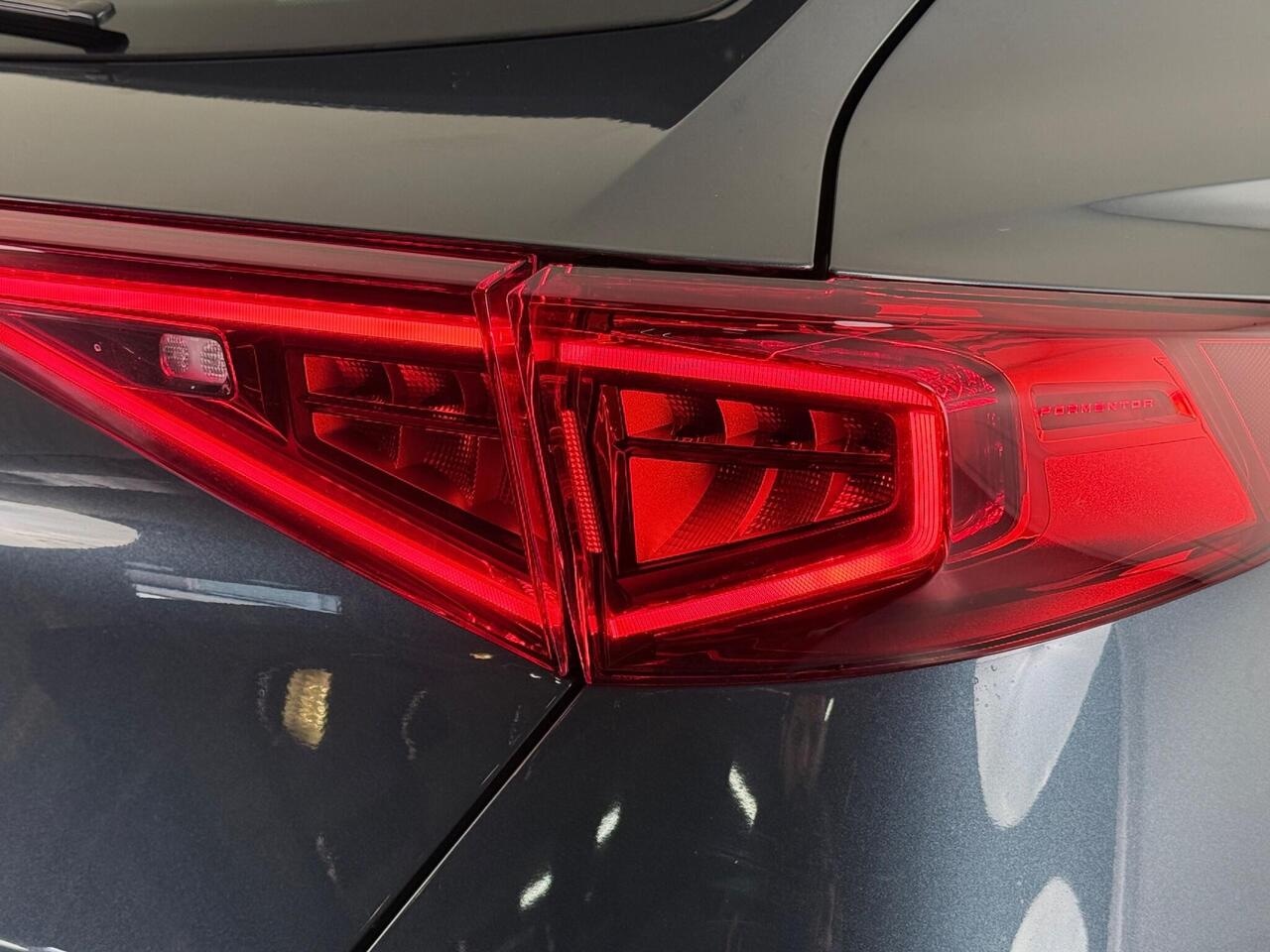 CUPRA Formentor thumbnail Lights Rear
