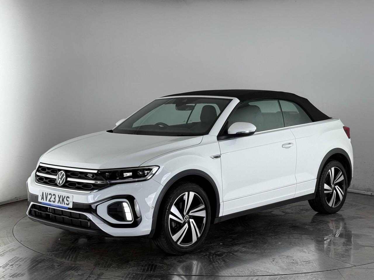 Volkswagen T-Roc thumbnail Front Left