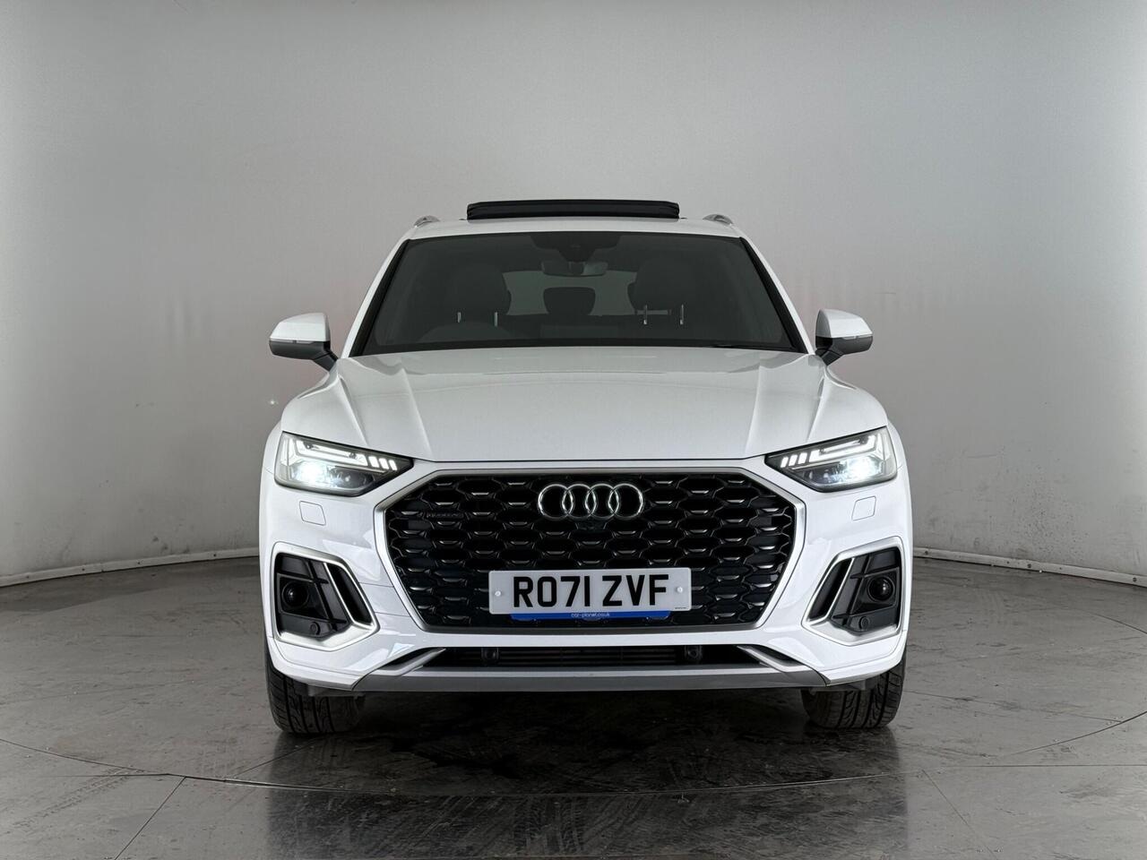 Audi Q5 thumbnail Front