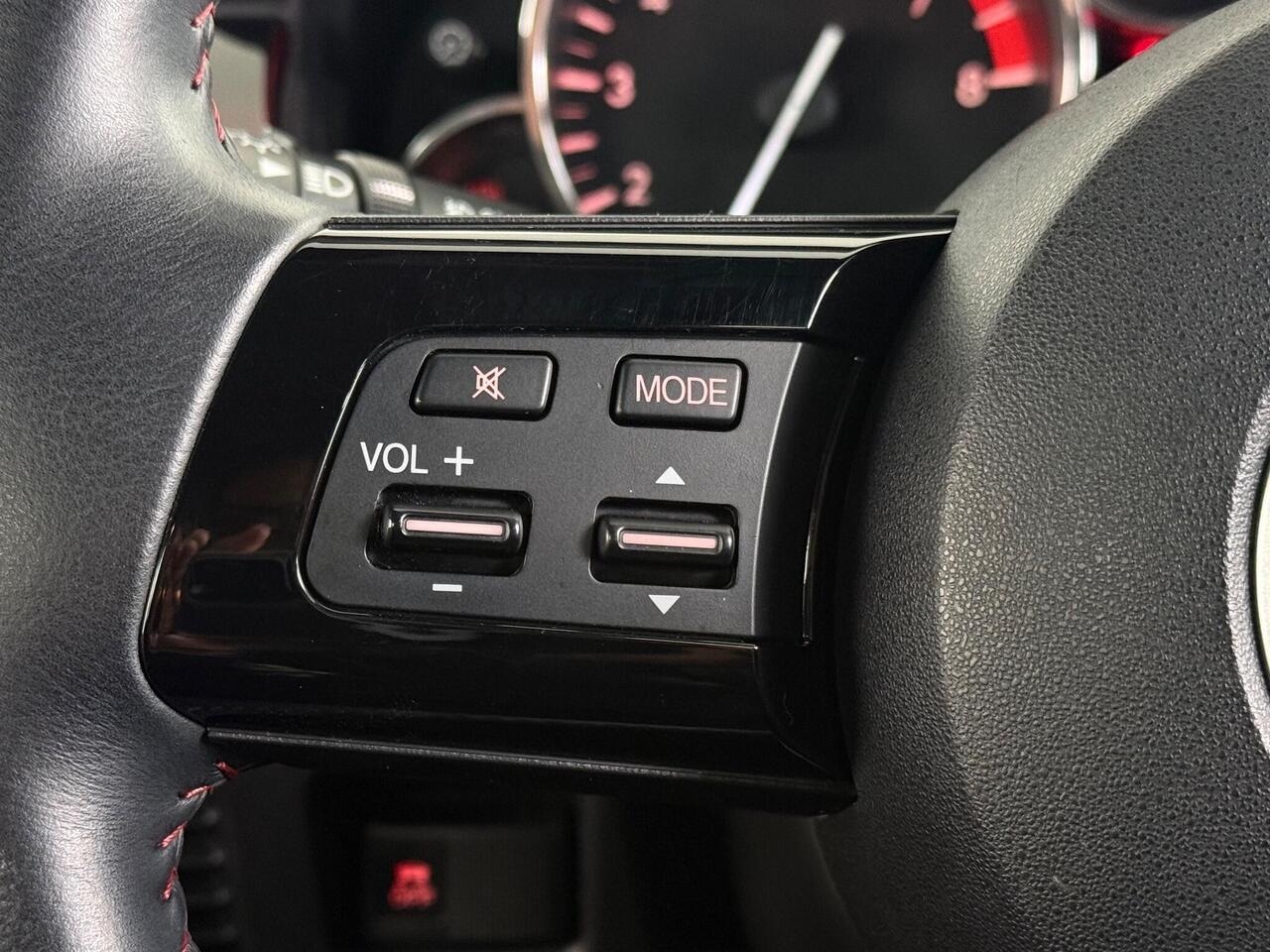 Mazda MX-5 thumbnail Misc Controls