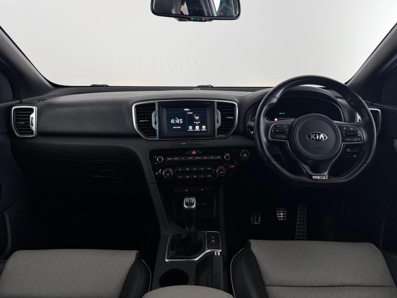 Kia Sportage thumbnail Interior Front